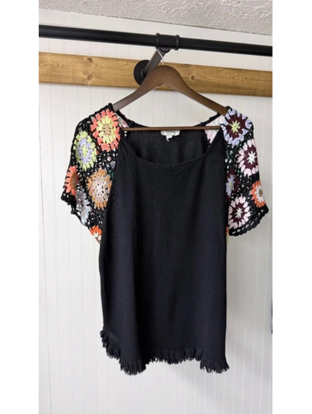 Umgee linen blend top granny-square crochet sleeves  large boho retro festival